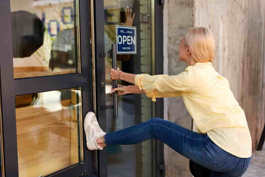 Union Stands Up for Shop Workers